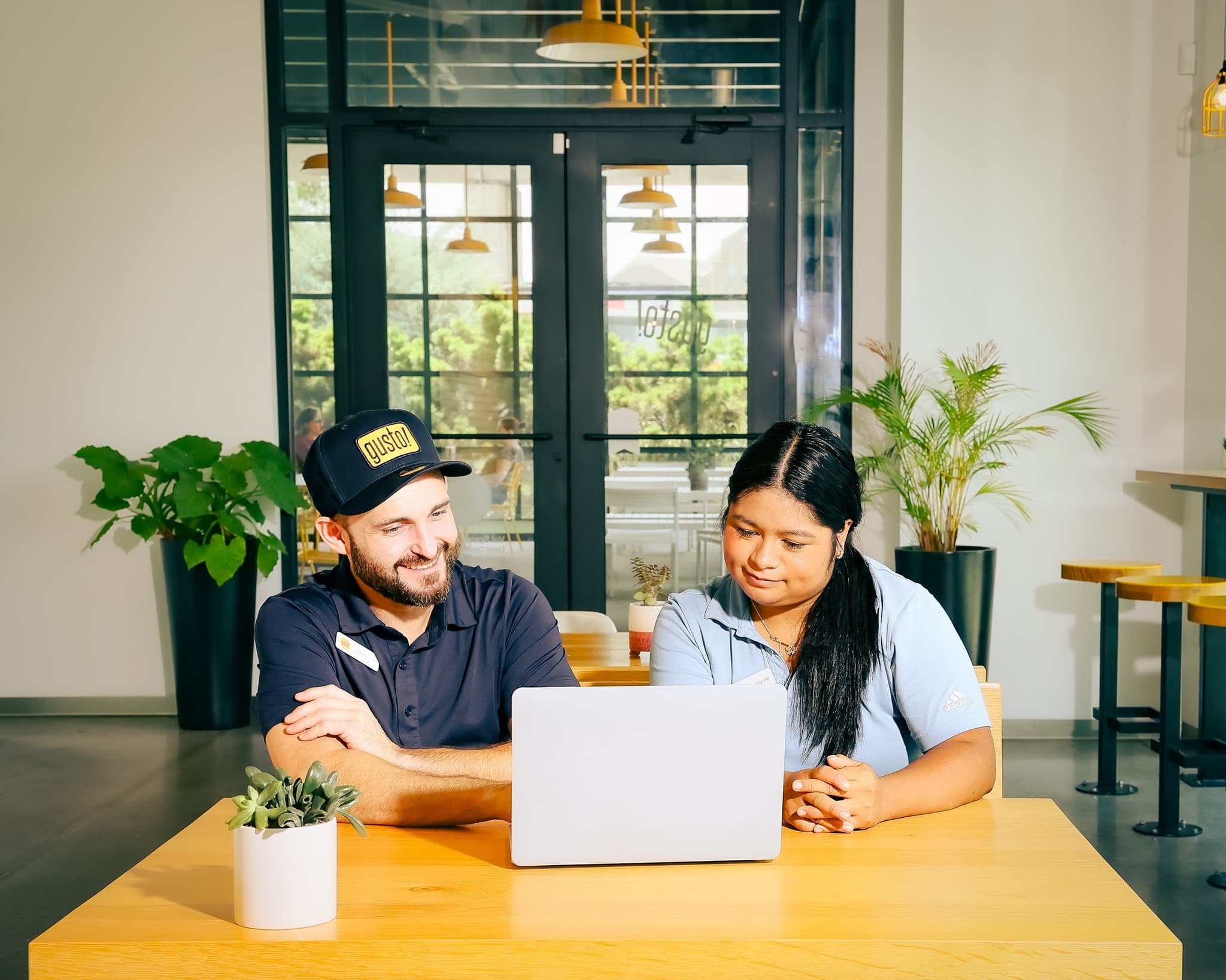 7shifts and HotSchedules customer support